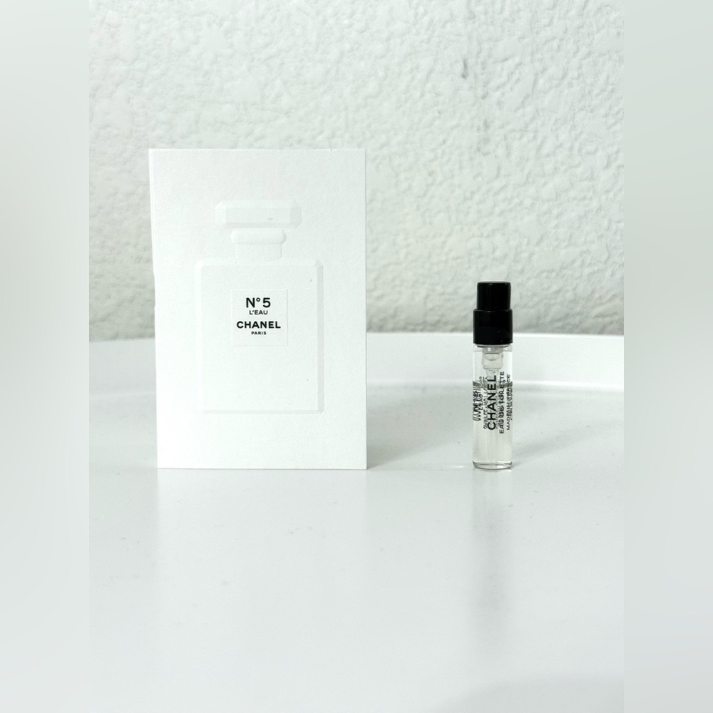 Chanel N° 5 L'Eau Eau de Toilette mini Spray 1.5ml
